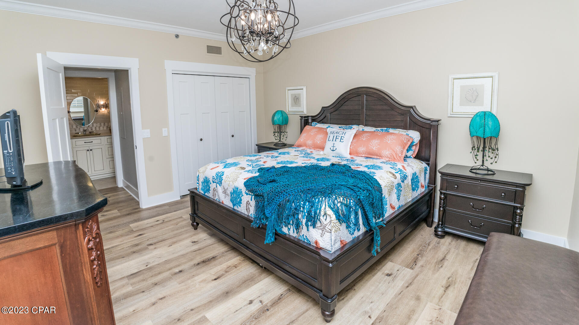 Summerwinds Condo - Residential