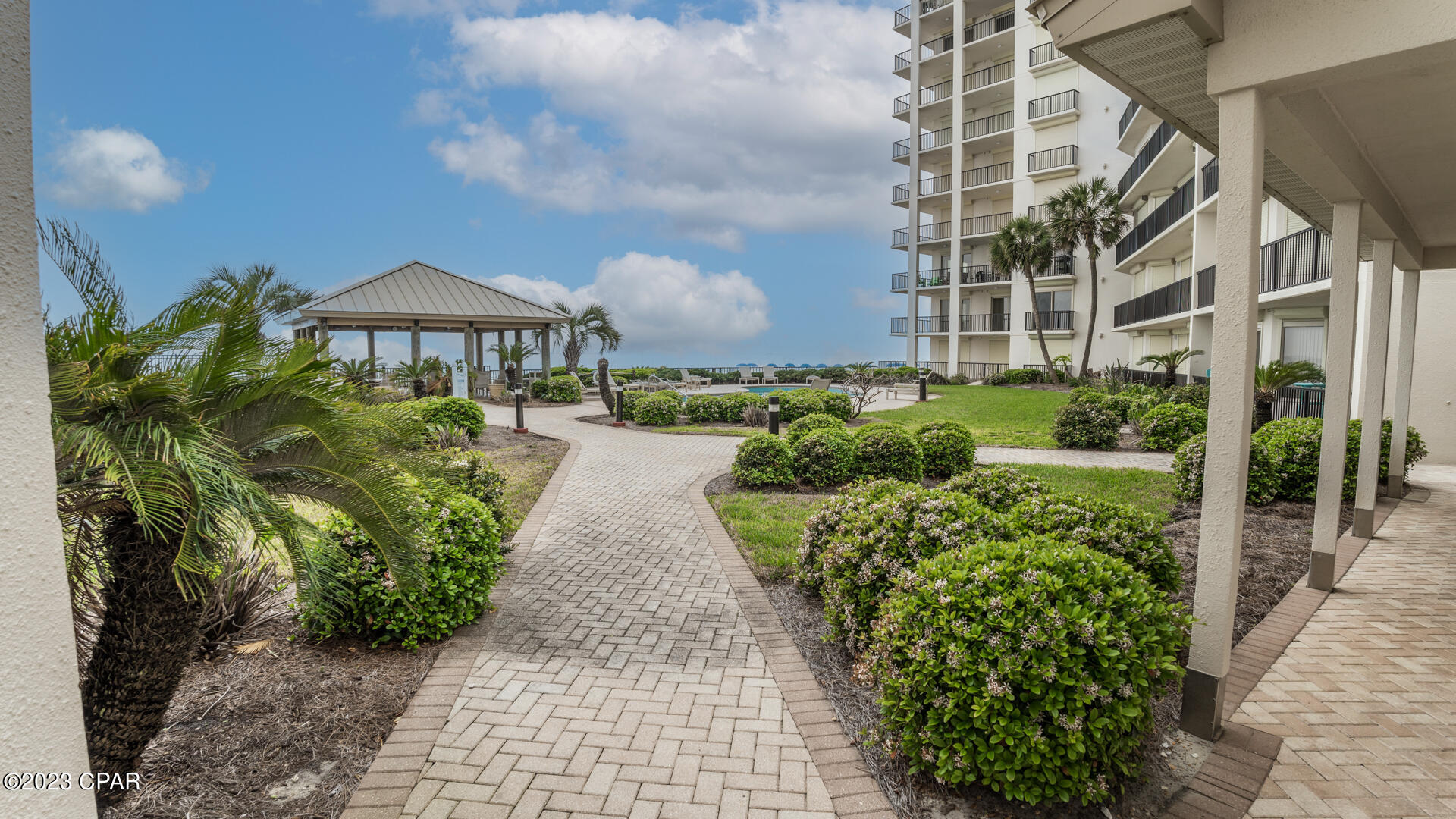 Summerwinds Condo - Residential