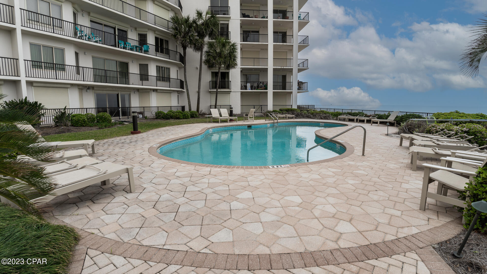 Summerwinds Condo - Residential