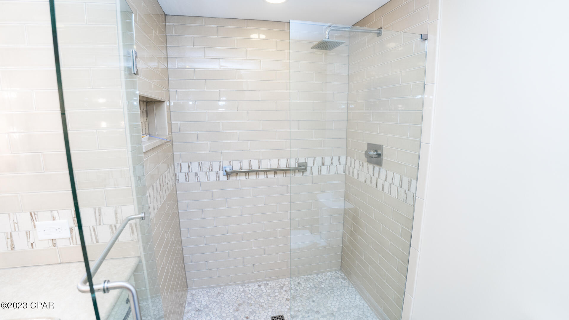 Summerwinds Condo - Residential