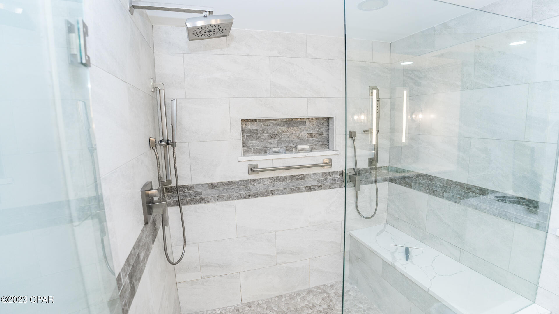 Summerwinds Condo - Residential