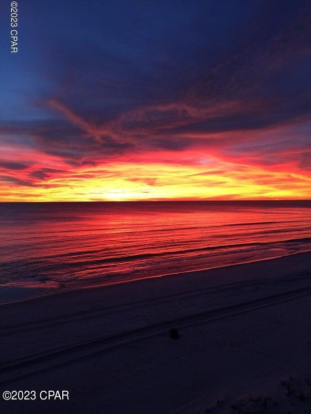 Summerwinds Condo - Residential