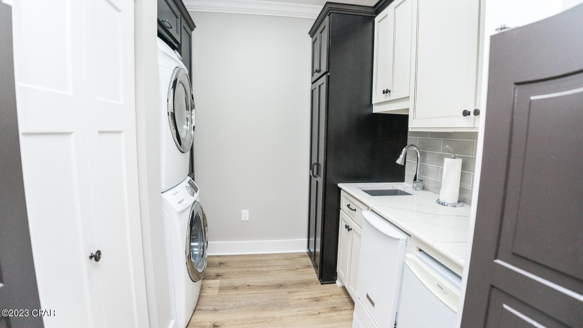 Summerwinds Condo - Residential