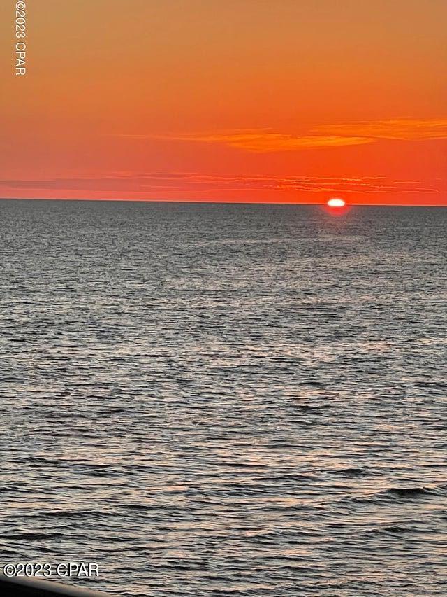 Summerwinds Condo - Residential