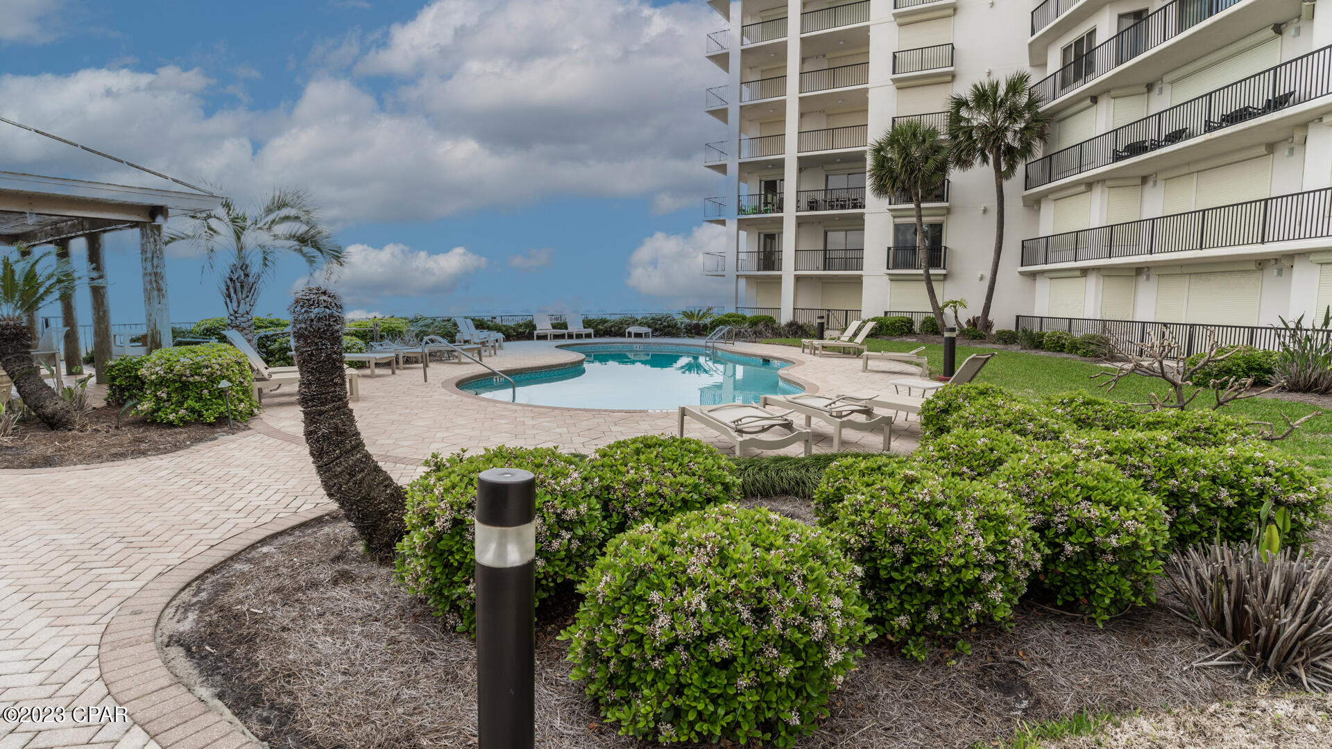 Summerwinds Condo - Residential