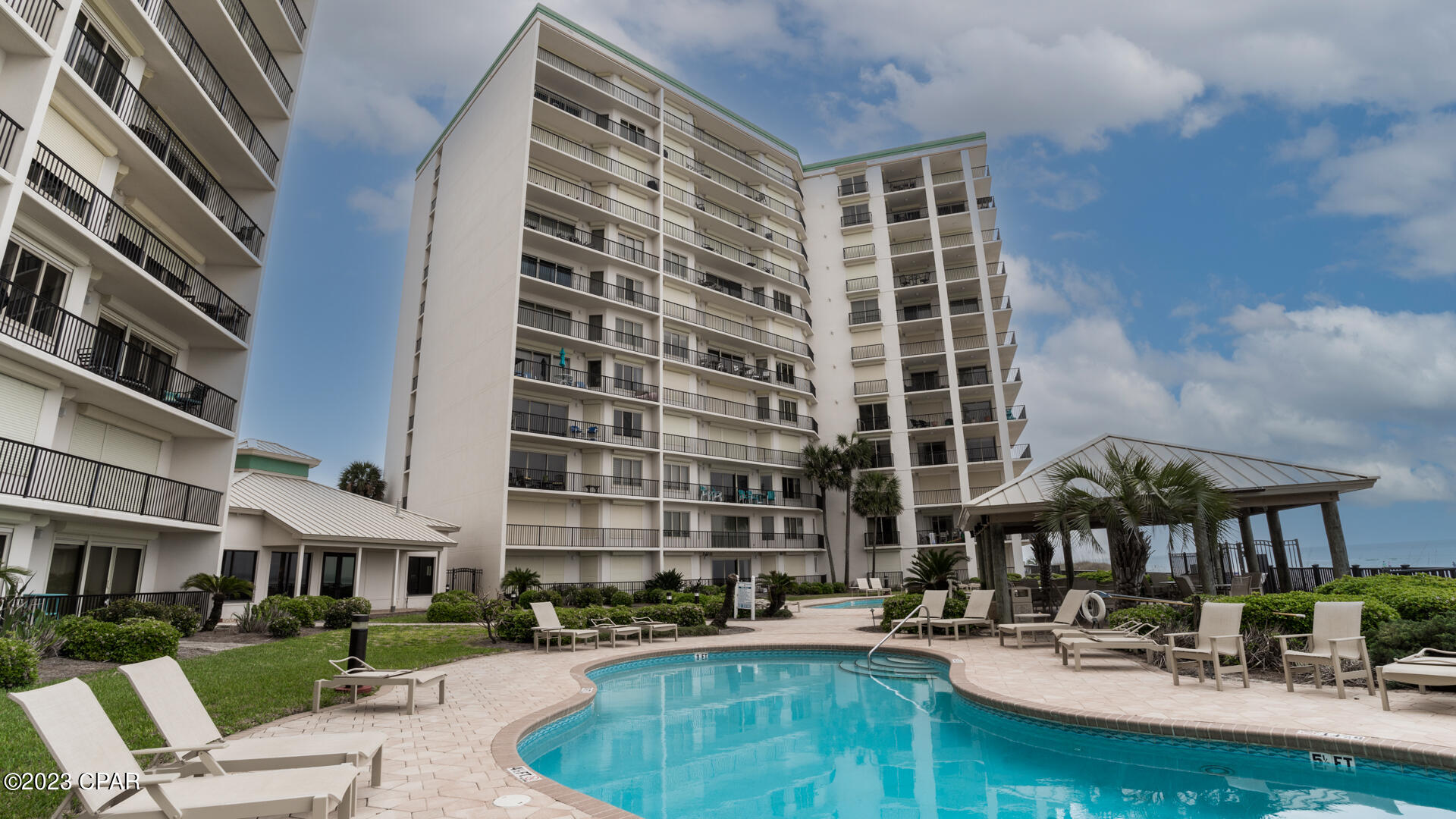 Summerwinds Condo - Residential