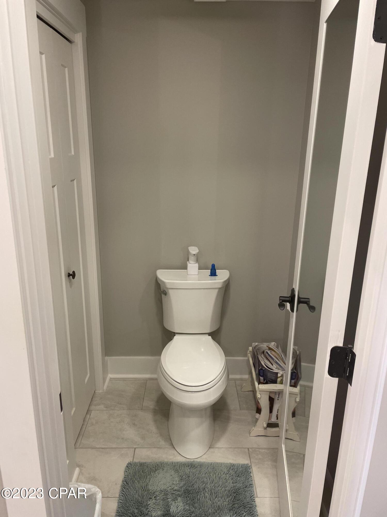 Summerwinds Condo - Residential