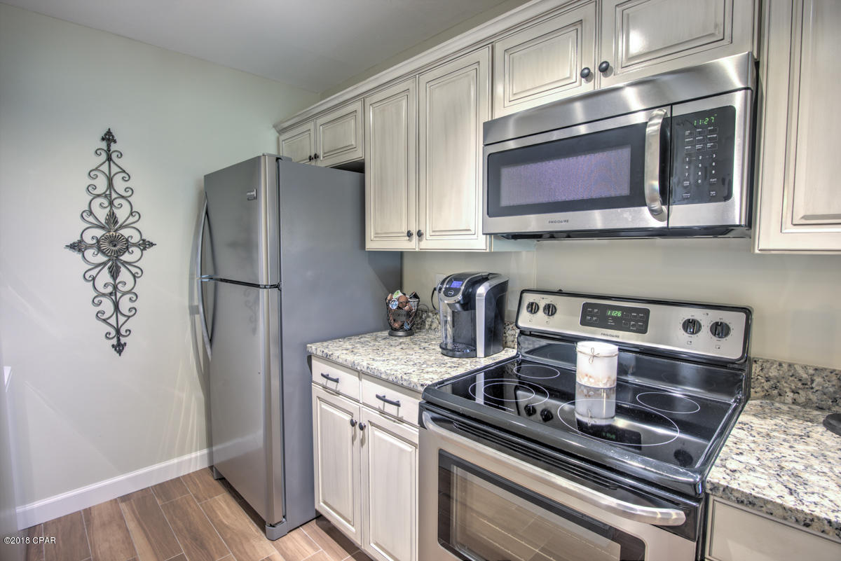 Edgewater Golf Villas V-B - Residential