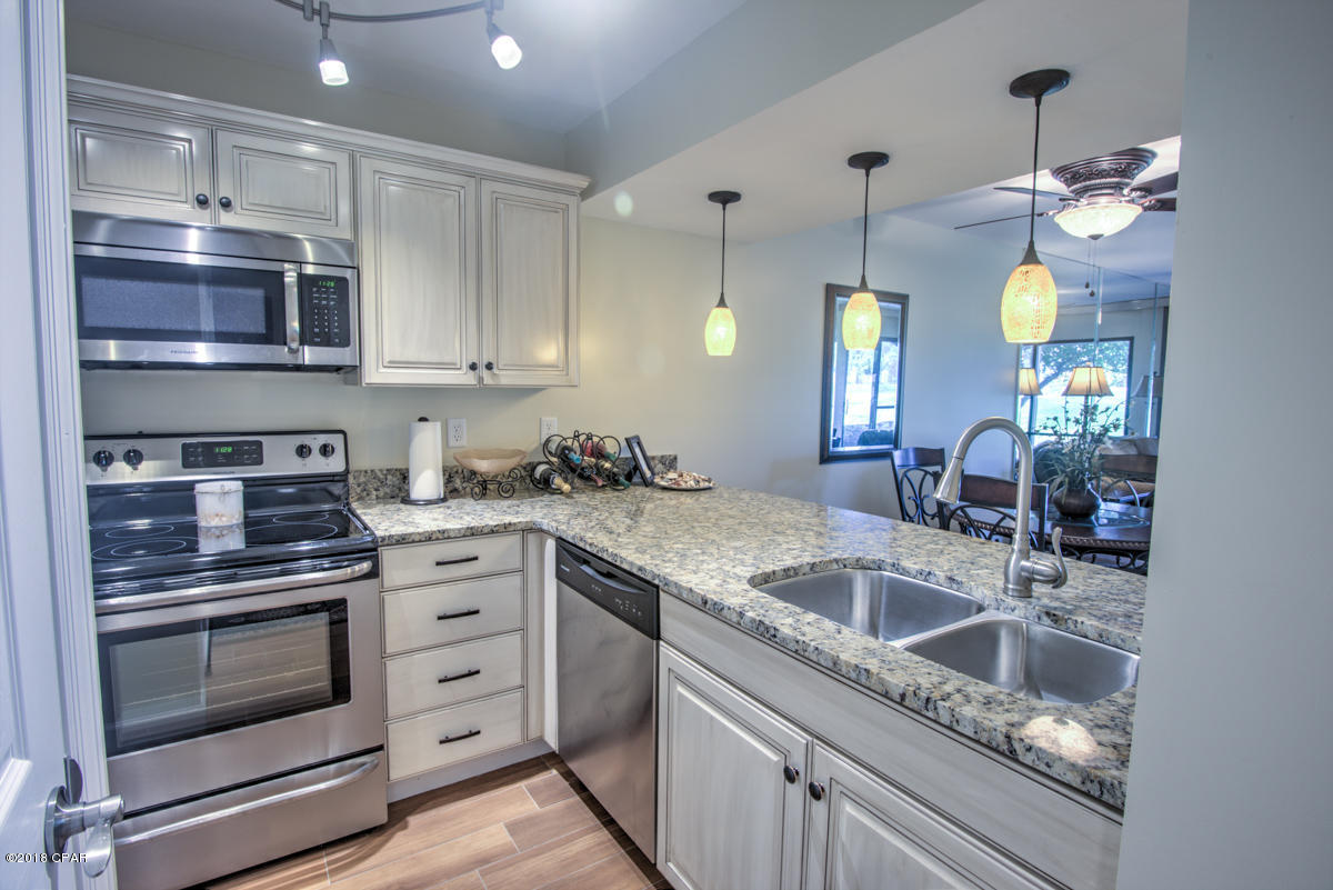 Edgewater Golf Villas V-B - Residential