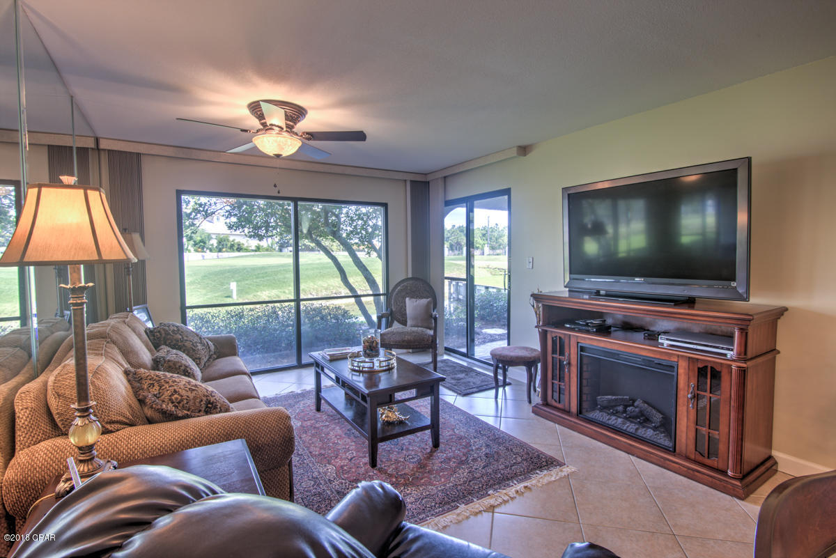 Edgewater Golf Villas V-B - Residential