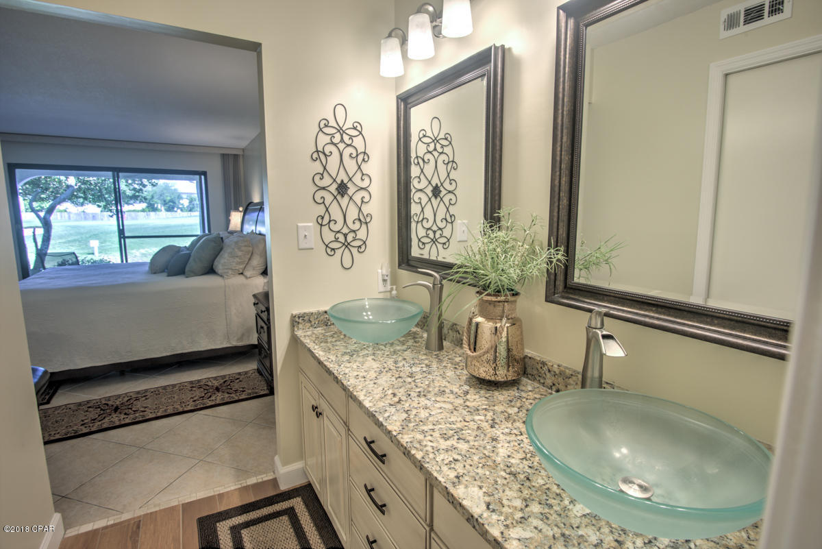 Edgewater Golf Villas V-B - Residential