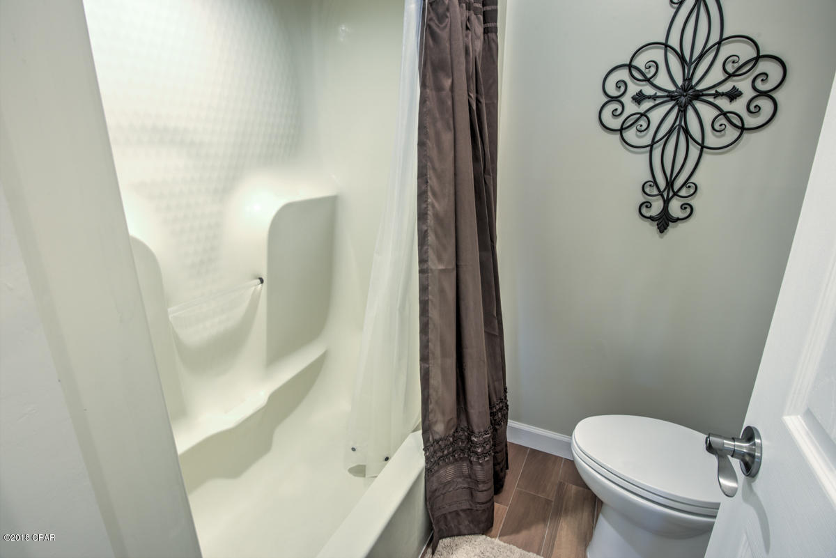 Edgewater Golf Villas V-B - Residential