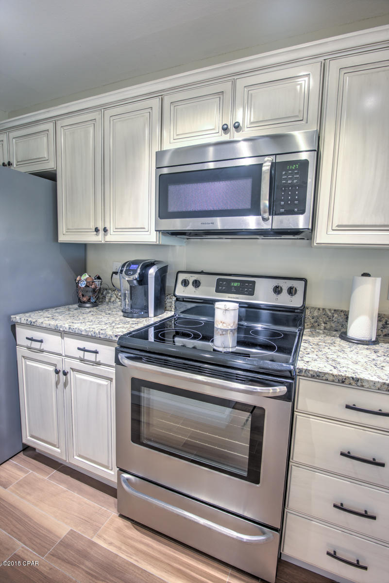 Edgewater Golf Villas V-B - Residential