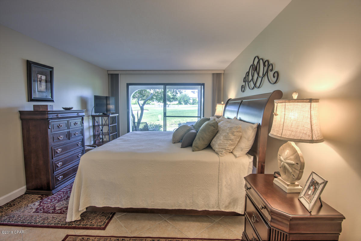 Edgewater Golf Villas V-B - Residential