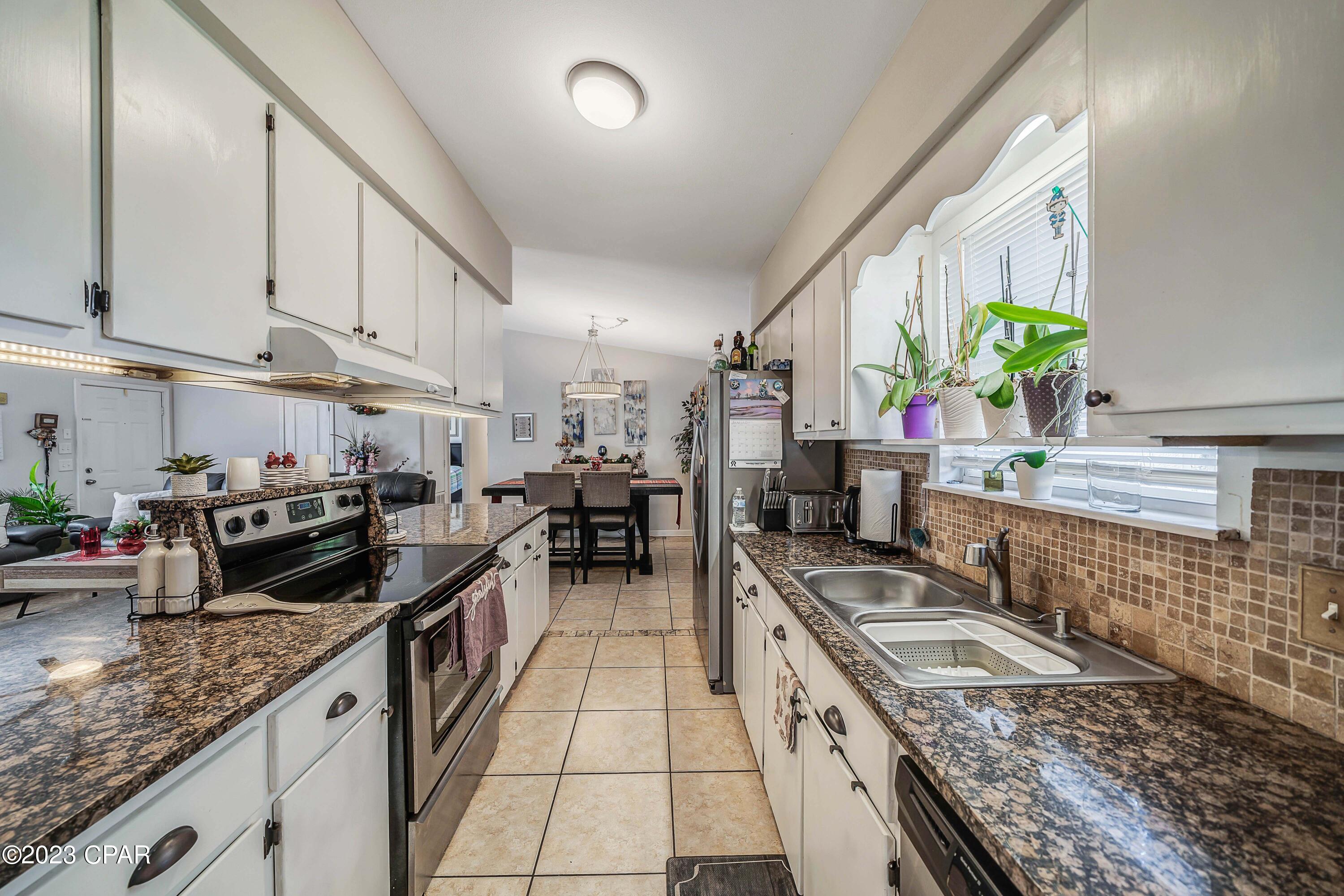 Venetian Villa 1st Add Replat - Residential