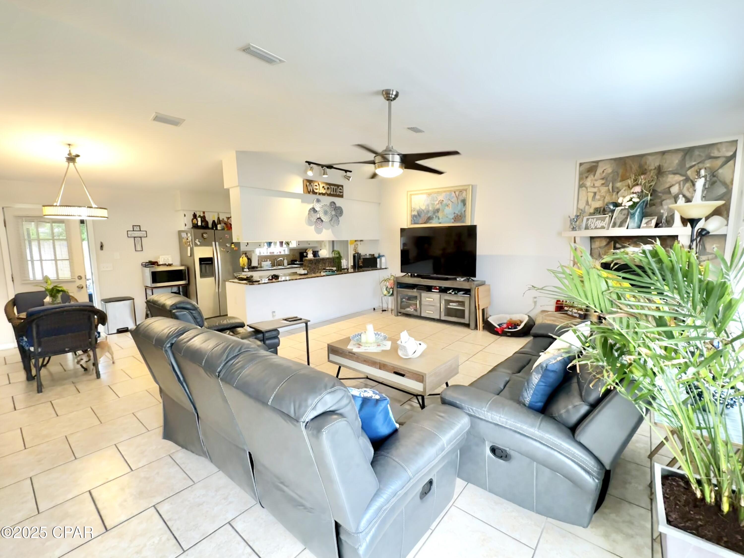 Venetian Villa 1st Add Replat - Residential