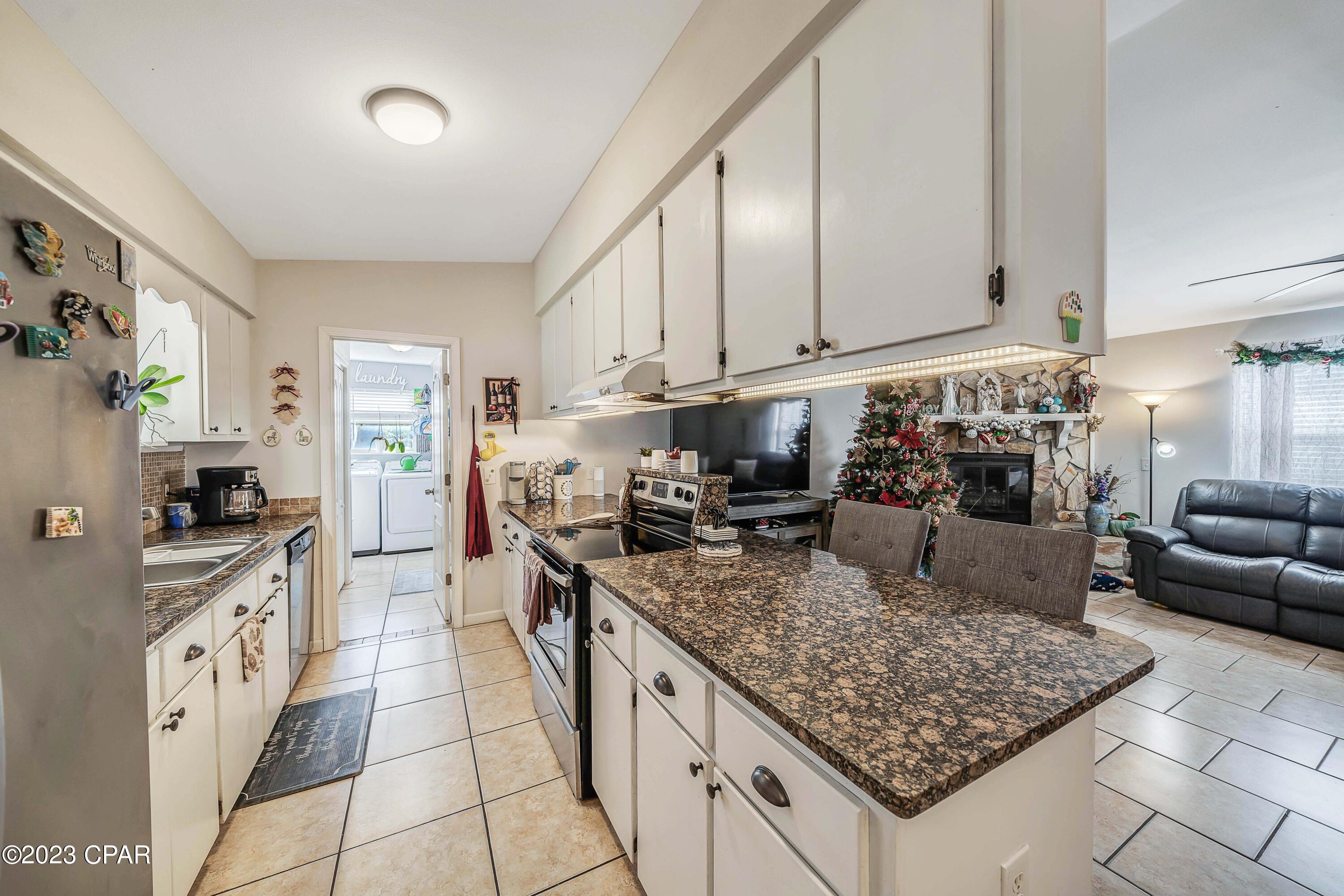 Venetian Villa 1st Add Replat - Residential