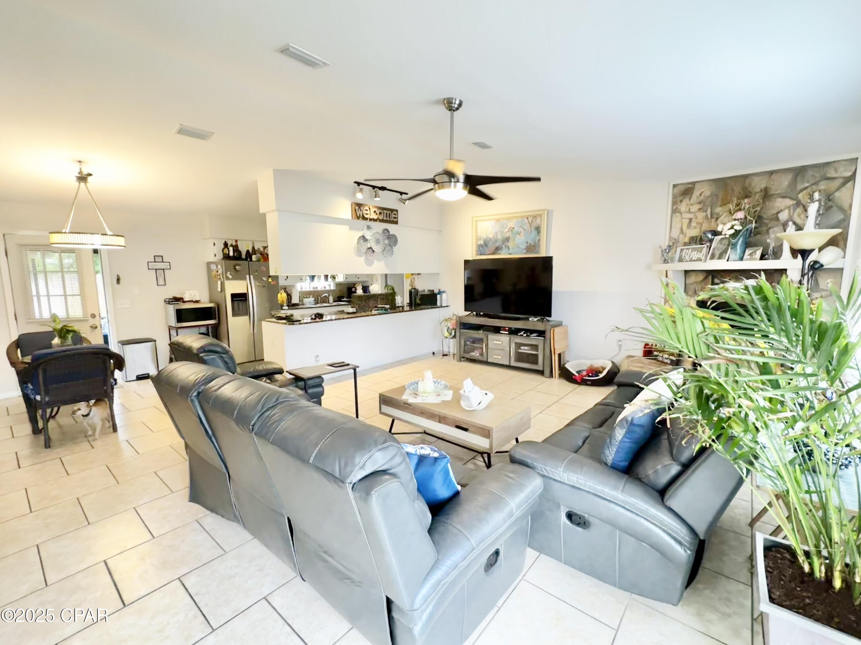 Venetian Villa 1st Add Replat - Residential