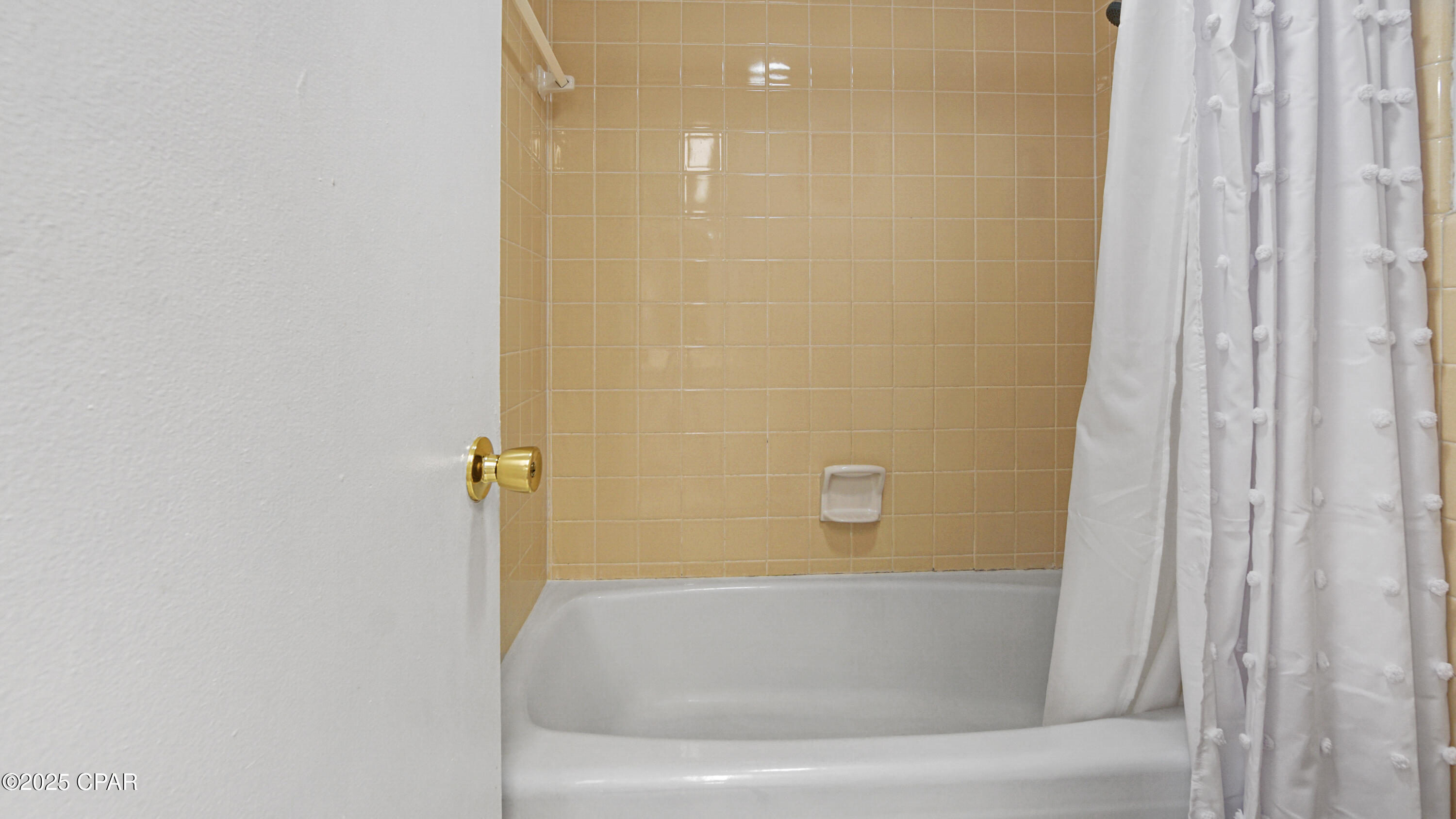 Fontainebleau Terrace - Residential