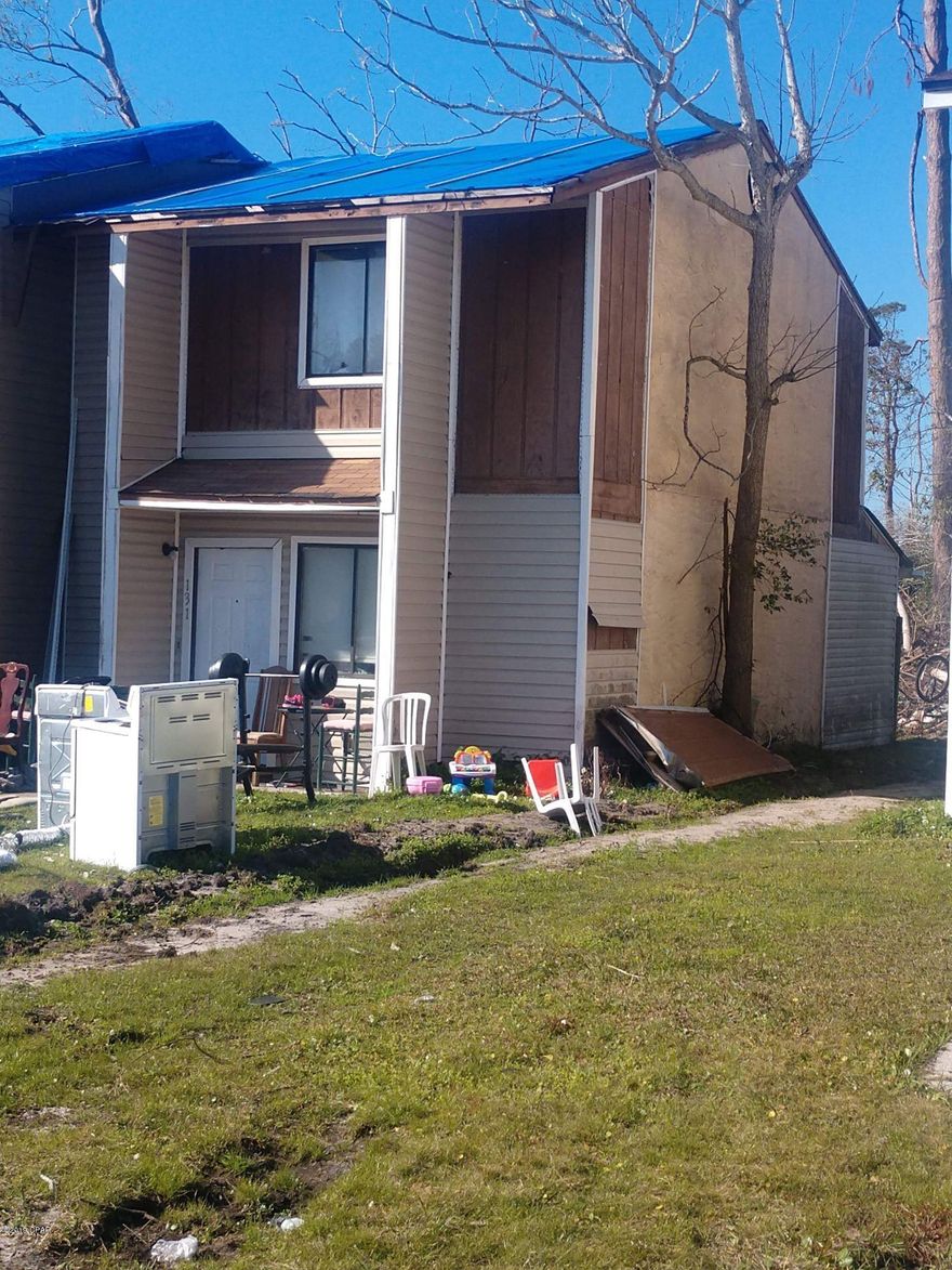 This is as is Investor Special.  Great flip.  Cash only buyers