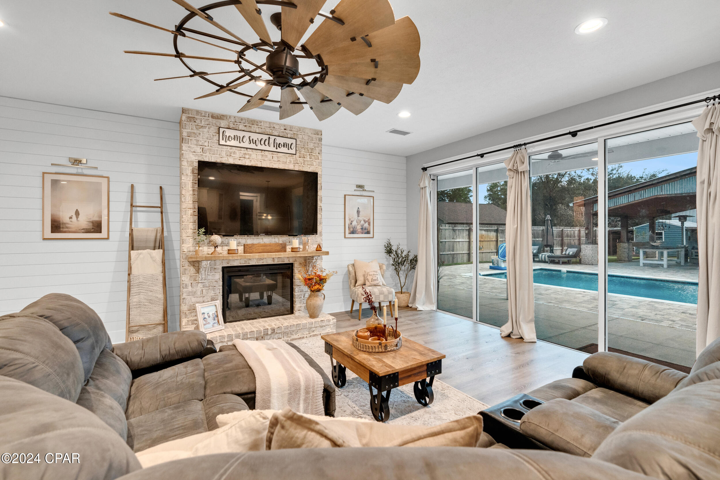 White Oaks - Residential