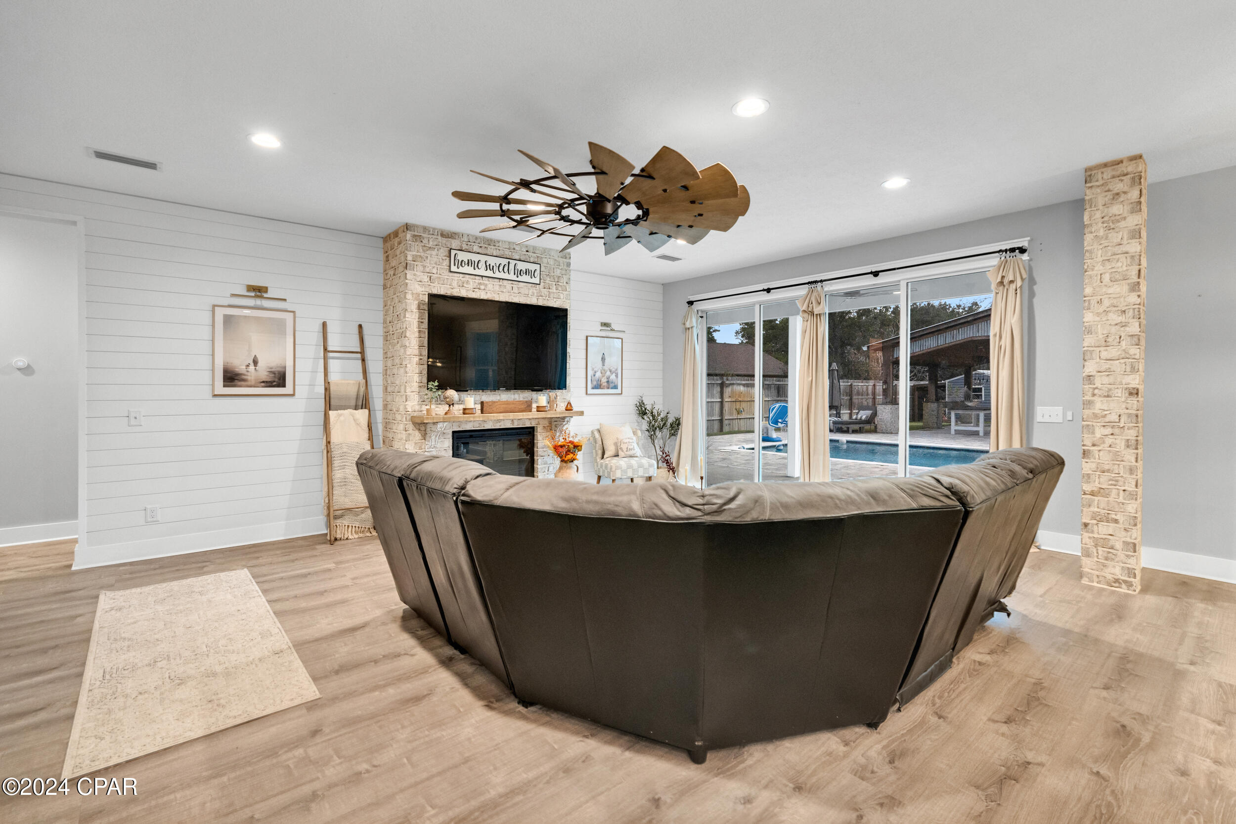 White Oaks - Residential