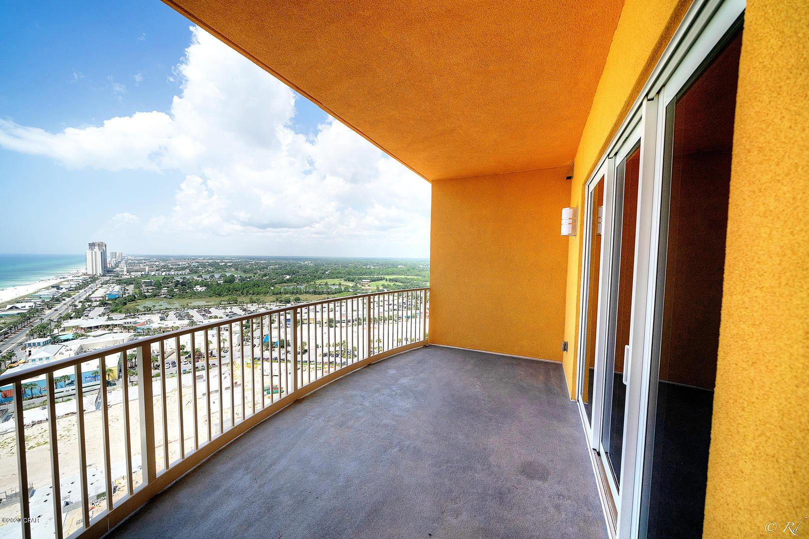 Calypso Towers III - Residential