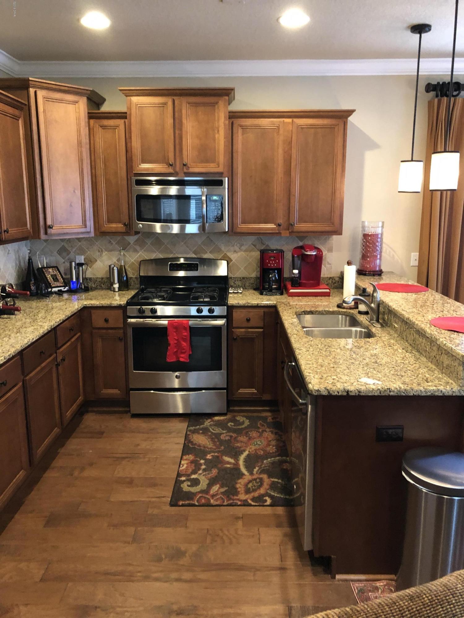 Magnolia Bay Club - Residential