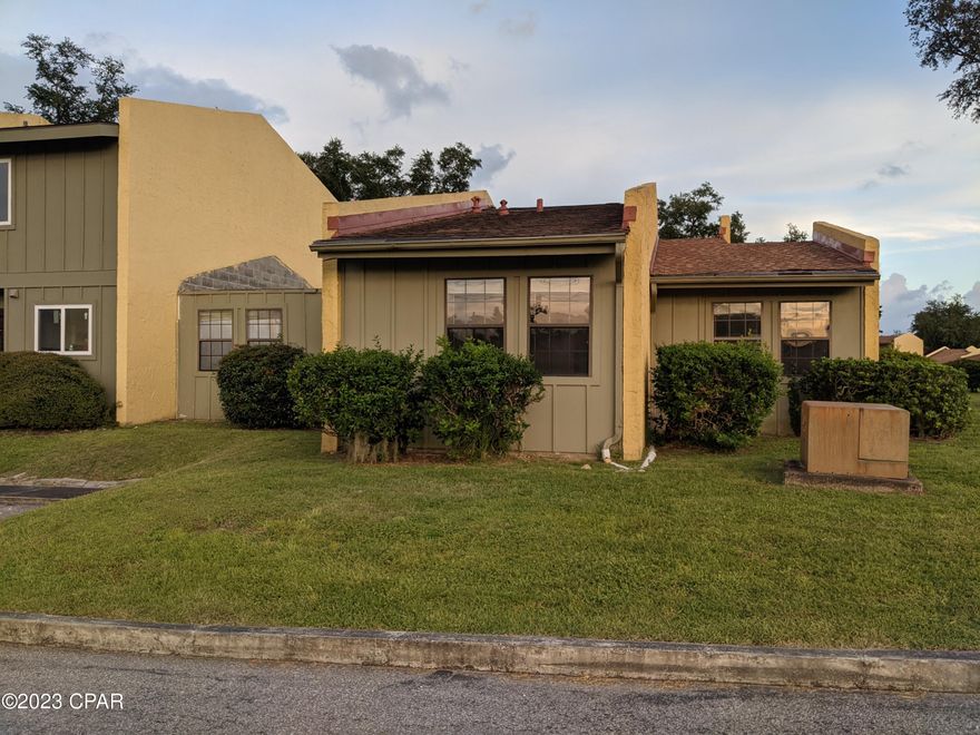 Fixer upper townhouse in Delwood Estates! 1,671 sq. ft., plus an 80 sq. ft. screened-in porch. Unit had 3 bedrooms, 2 bathrooms, walk-in closet, double closet, single closet, linen closet, coat closet, laundry room, utility closet, living room, dining room, kitchen, pantry, porch, attached storage shed, back yard, great view of grounds, and convenient parking. End unit near the front of the complex. About 1/3 of the roof was damaged by a tree limb, so part of the roof was recently removed. It will need new framing and roofing above the living room, dining room and kitchen. The floors and kitchen were demoed, so it will need new floors, new sheetrock, kitchen finishings, and some other repairs. Mold is present in the unit. Great opportunity for an investor or builder.