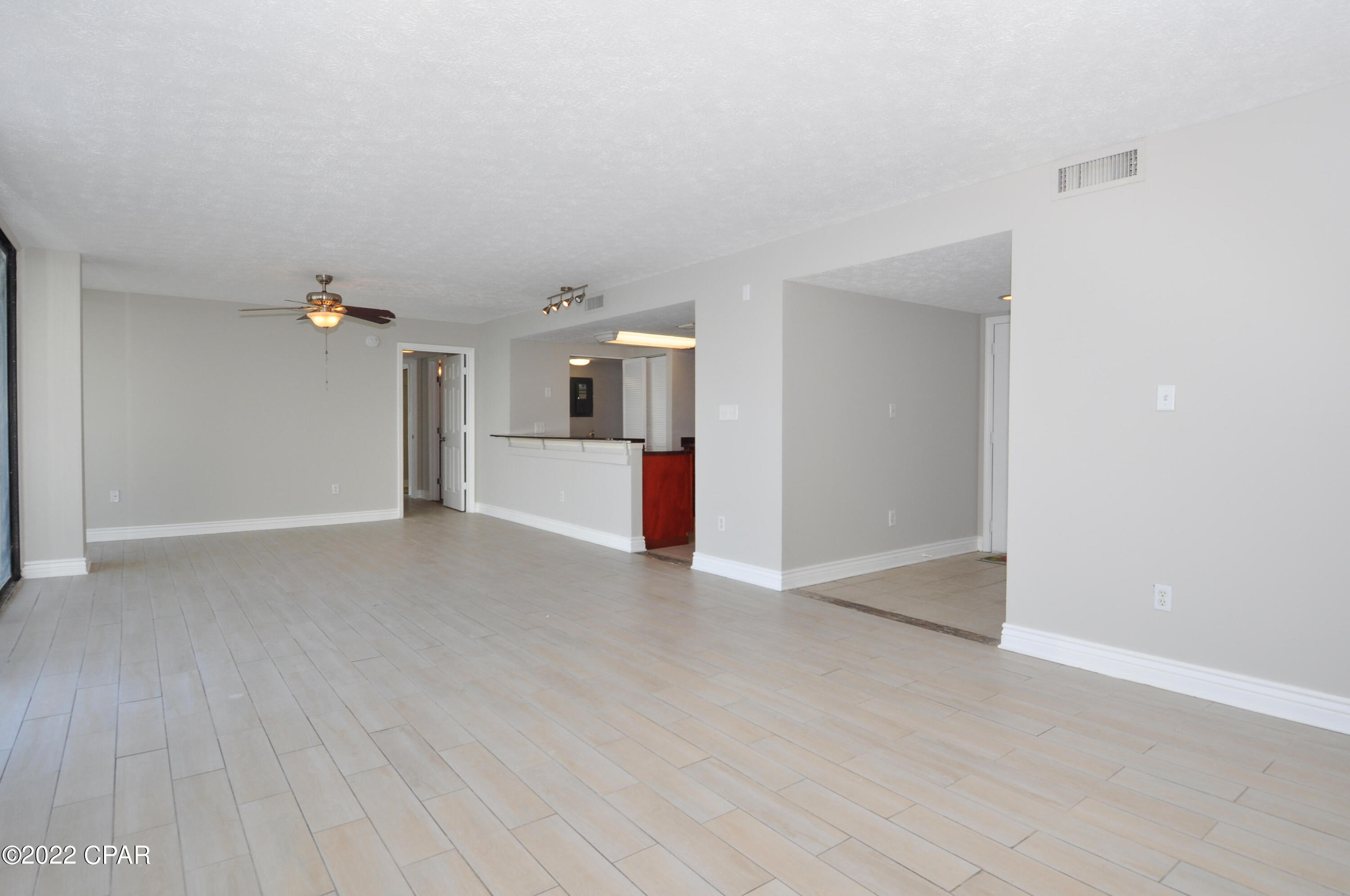 Seachase Condo - Residential