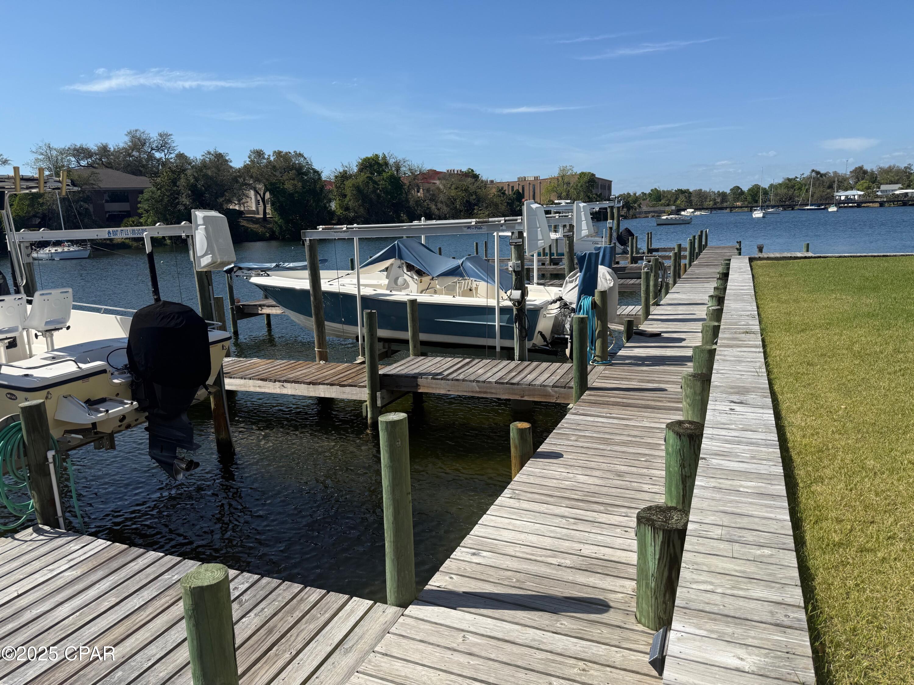 Massalina Bayou Townhouses - Residential
