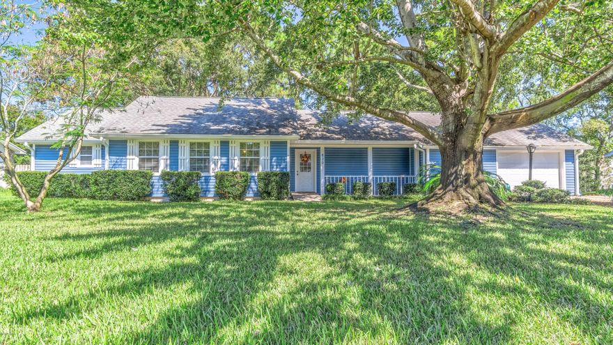 Adorable 2 bedroom, 2 bath (with BONUS room) home in Venetian Villa! Master bedroom has en suite  and bonus room (perfect for office, nursery, crafts or possibly convert to 3rd bedroom). Cozy, open kitchen overlooking dining area and living room. Spacious living room with floor to ceiling gas fireplace. Large screened back patio, large yard with mature landscaping and trees. Attached 1 car garage as well detached 1 garage in back (great for storage) with a covered boat/kayak/sitting area. Well for irrigation. All sizes/info/measurements approx, please verify if important.