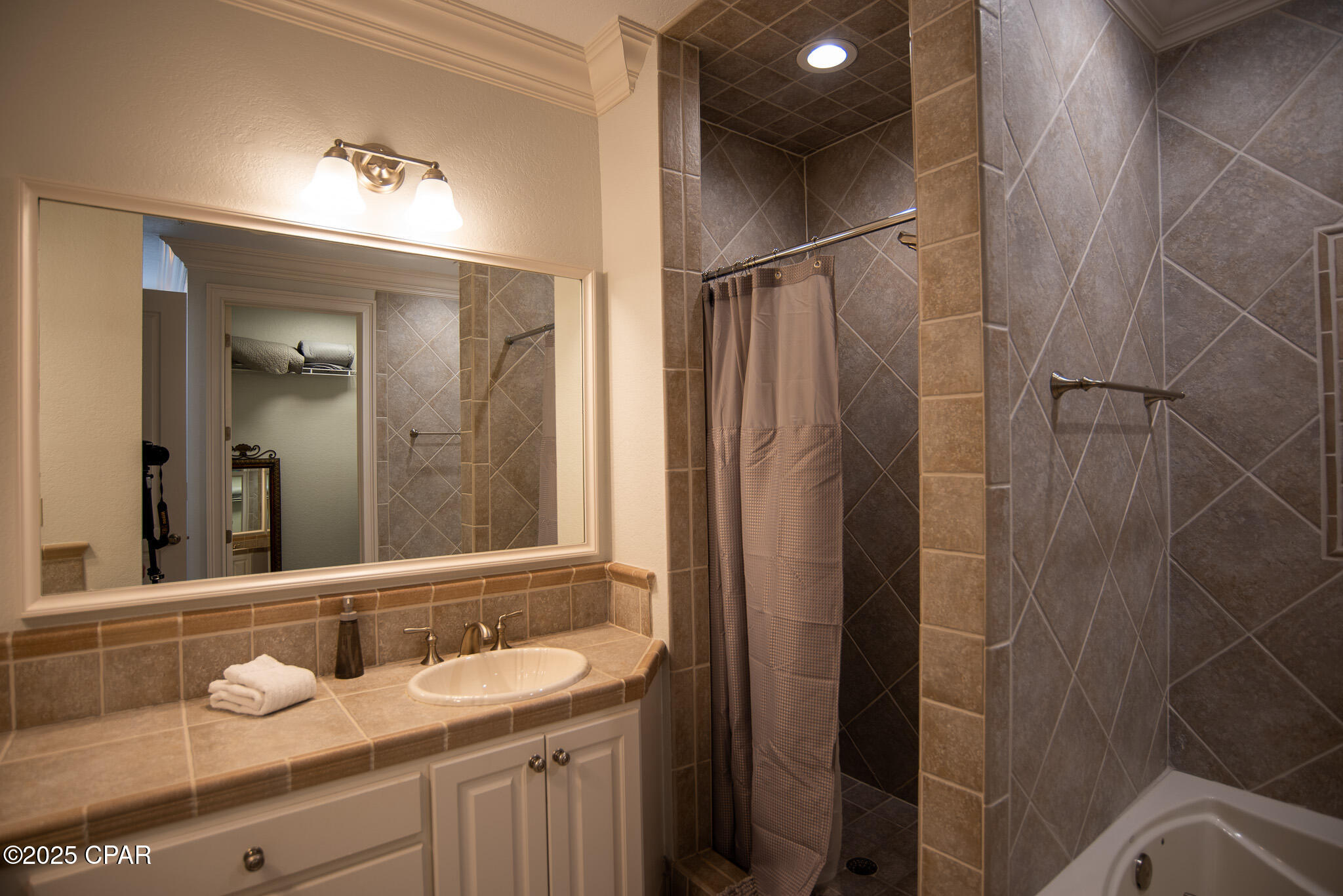 St James Bay - Residential