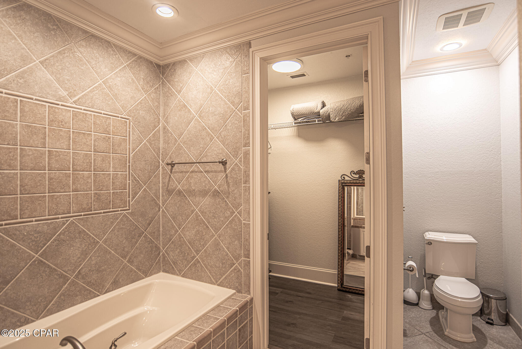 St James Bay - Residential