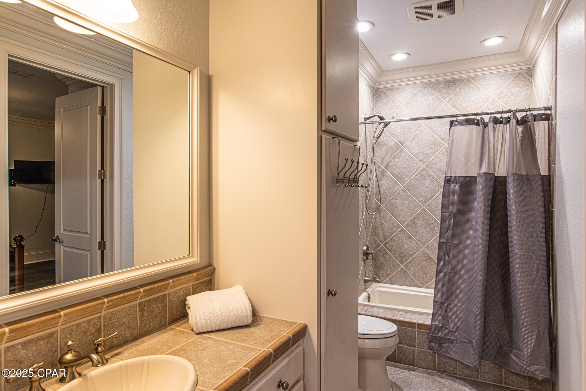 St James Bay - Residential