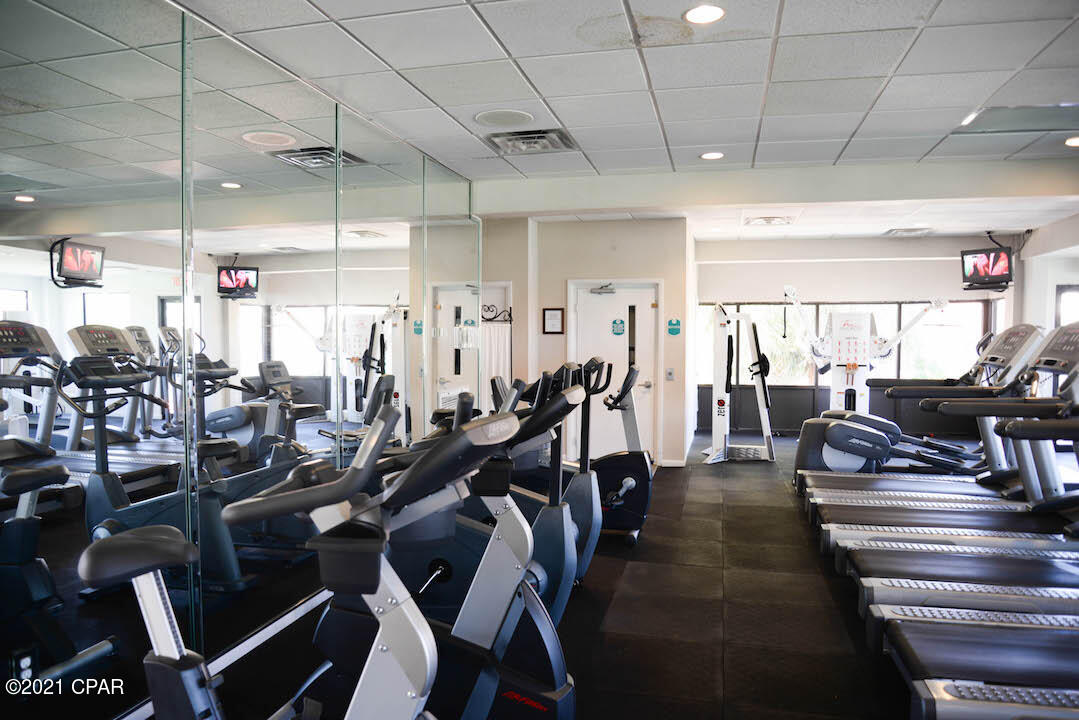 Edgewater Golf Villas V-B - Residential