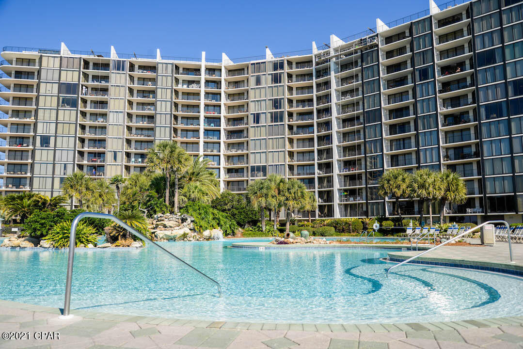 Edgewater Golf Villas V-B - Residential