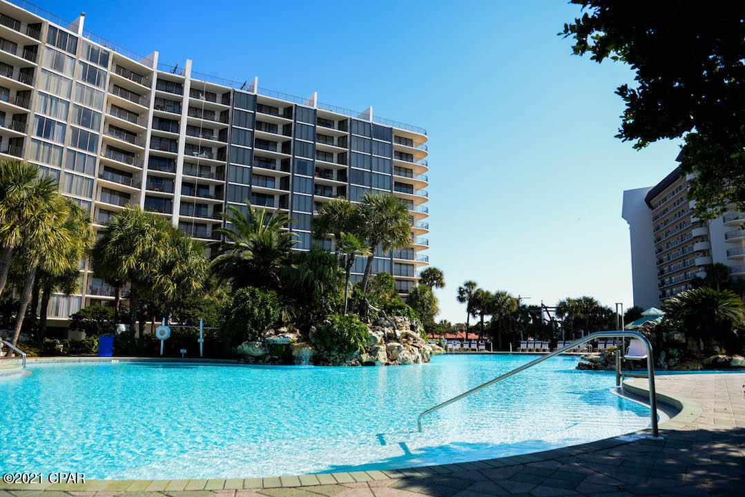 Edgewater Golf Villas V-B - Residential