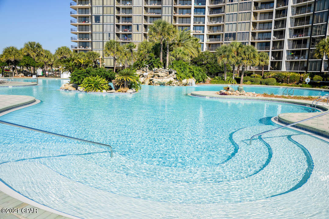 Edgewater Golf Villas V-B - Residential