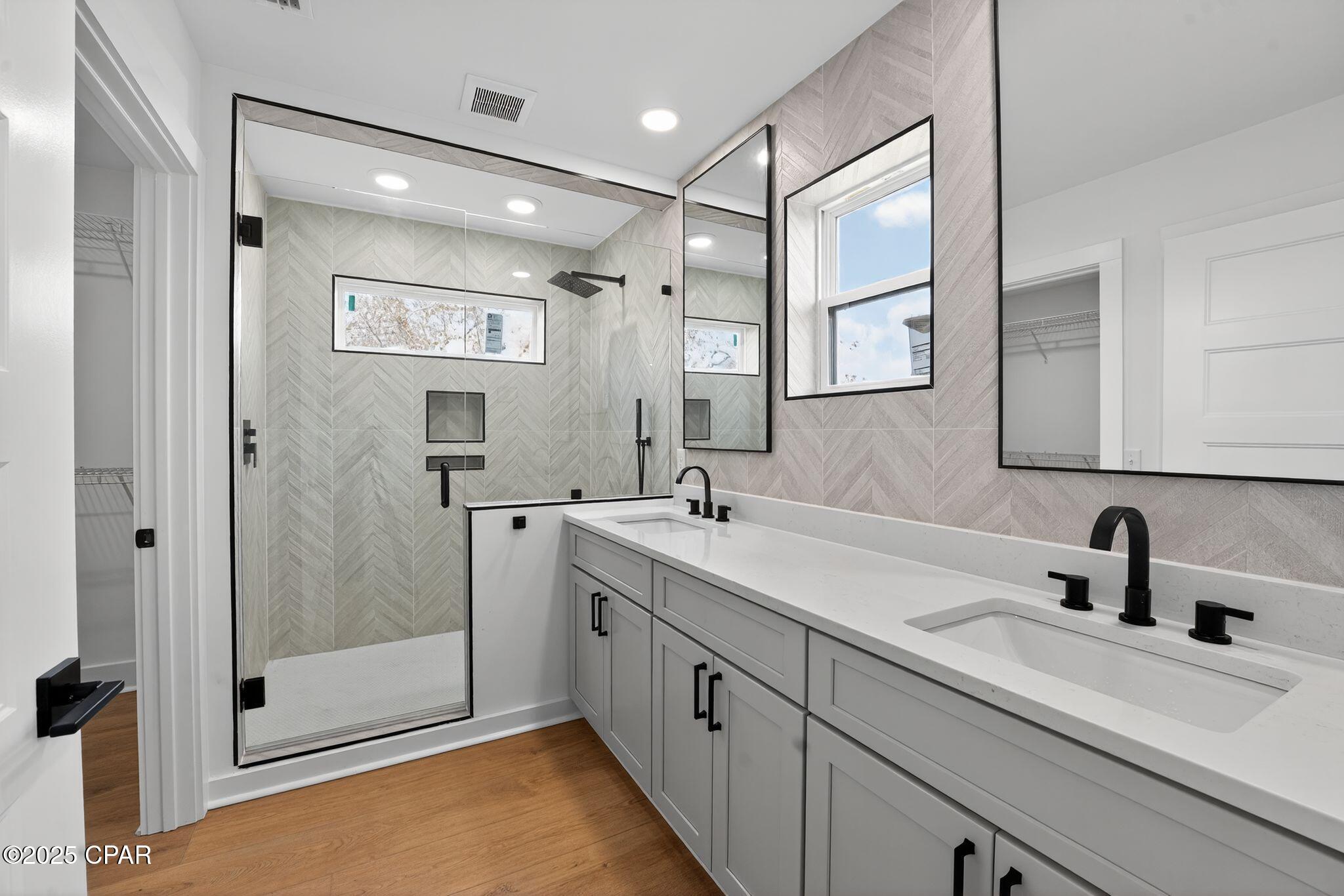 Shadow Bay Unt 3 & 4 - Residential