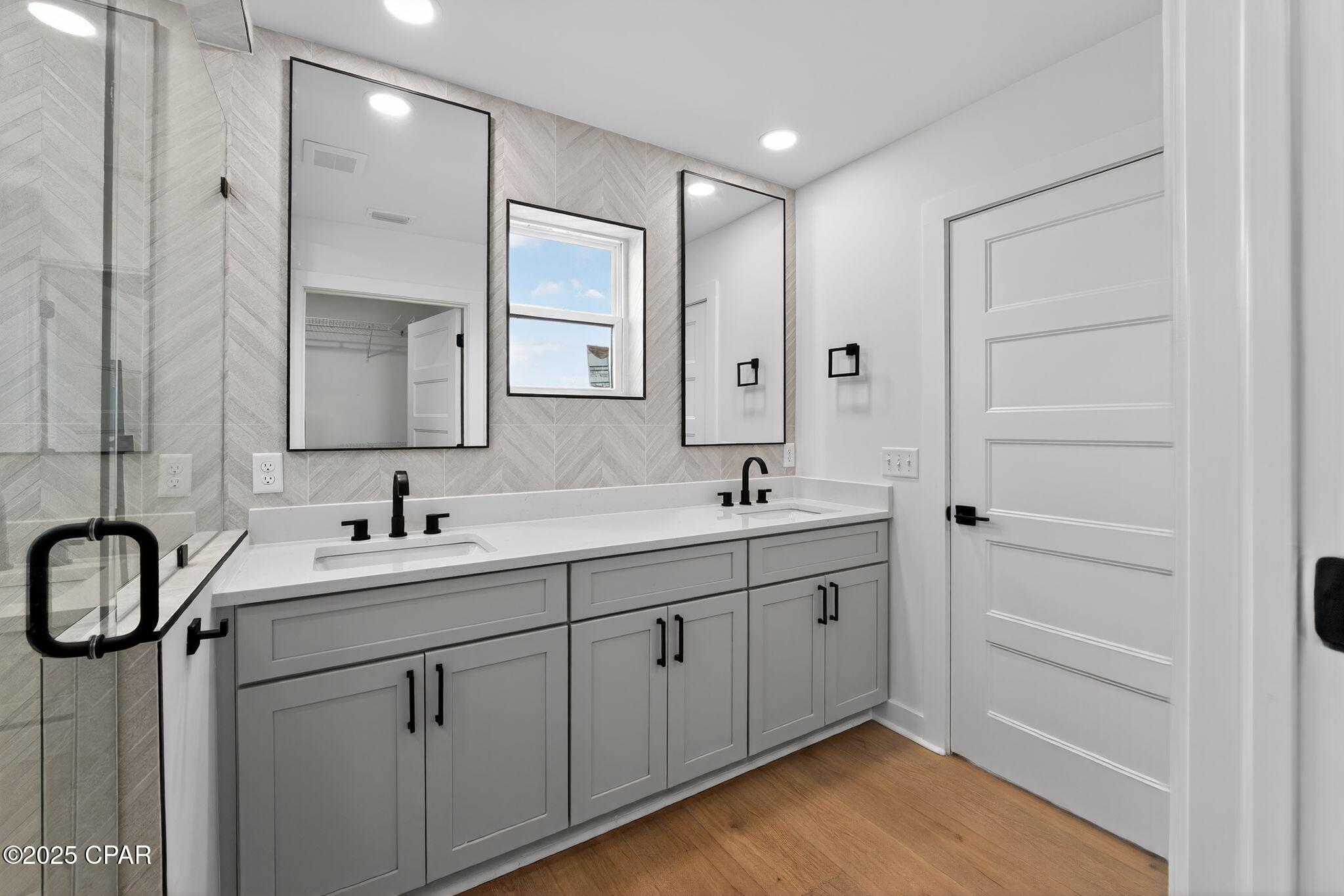 Shadow Bay Unt 3 & 4 - Residential