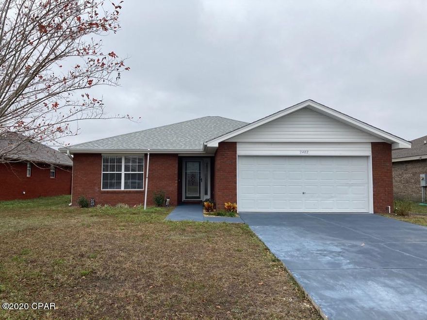 CURRENTLY UNDER CONTRACT, SELLER ACCEPTING BACKUP OFFERS

Contemporary 3/2 brick home in Brentwood Estates. 10' ceilings, crown molding, wood cabinets, double car garage.



New Items added in 2020:

Patio Screen Room, Ceiling fans, 2'' white blinds, doorbell, vanities both bathrooms and new stackable washer and dryer.  



Buyer to verify measurements



More pictures coming soon