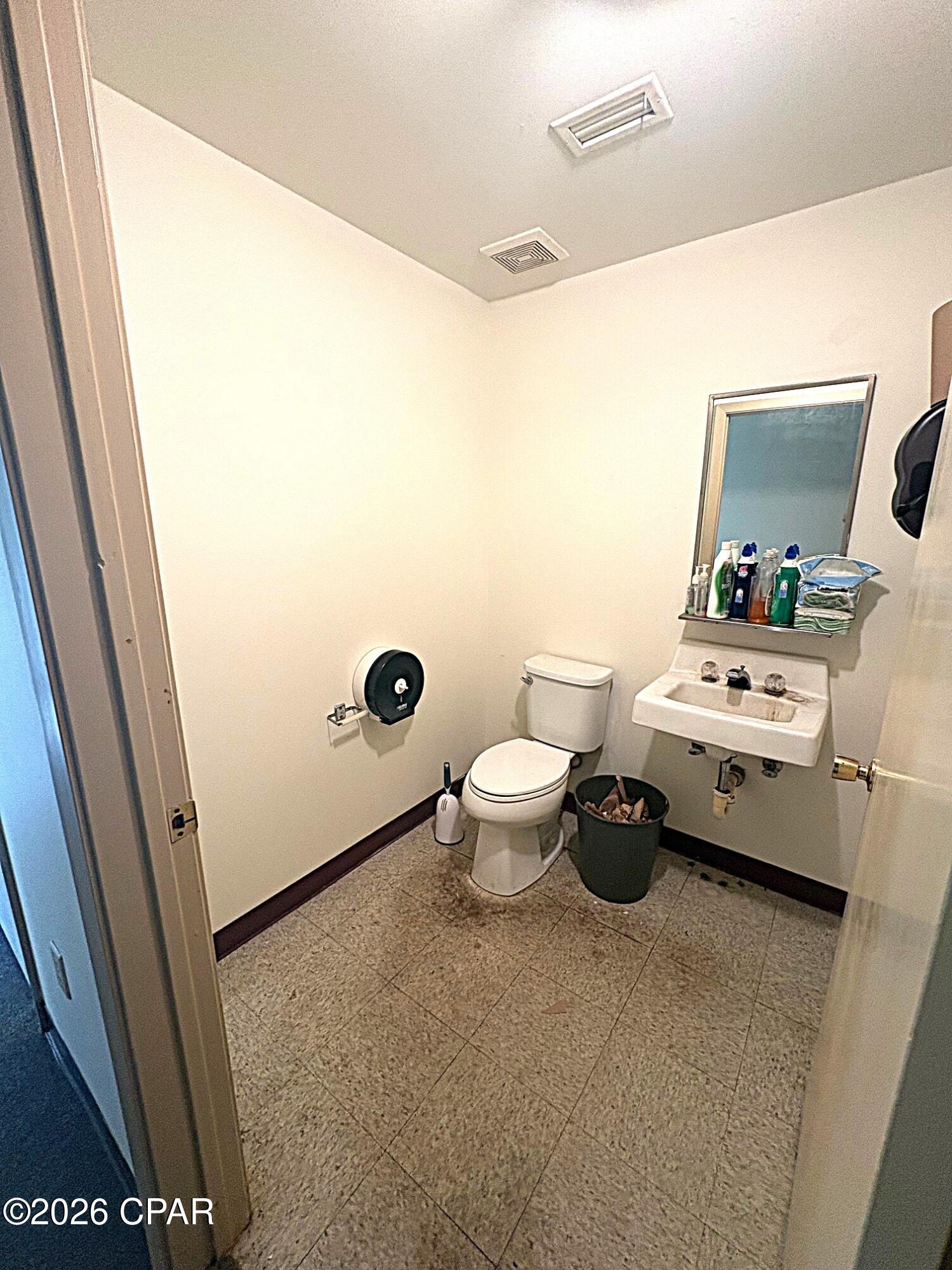 [No Recorded Subdiv] - Commercial Sale