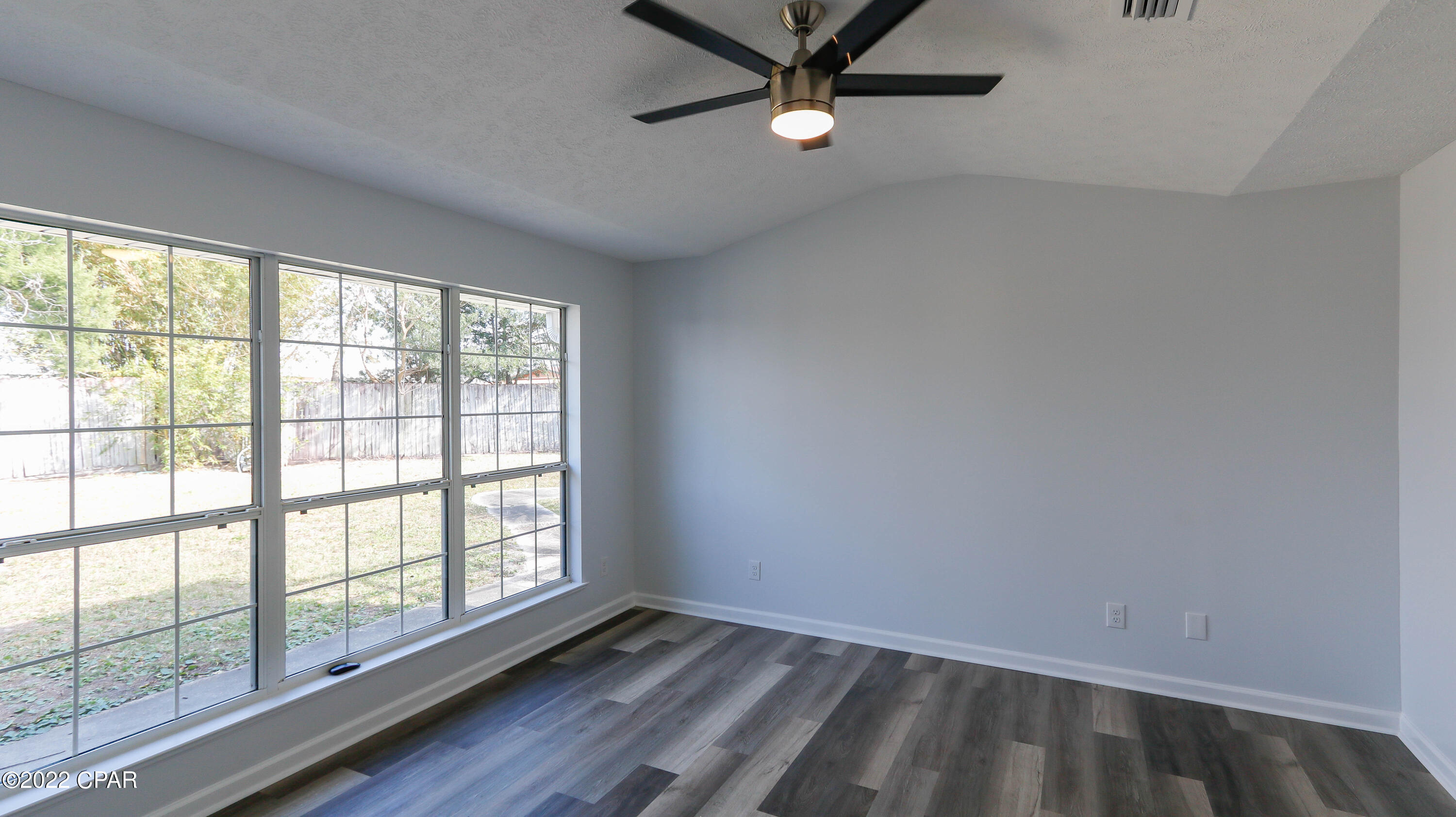 Hentz 1st Add Unit B - Residential