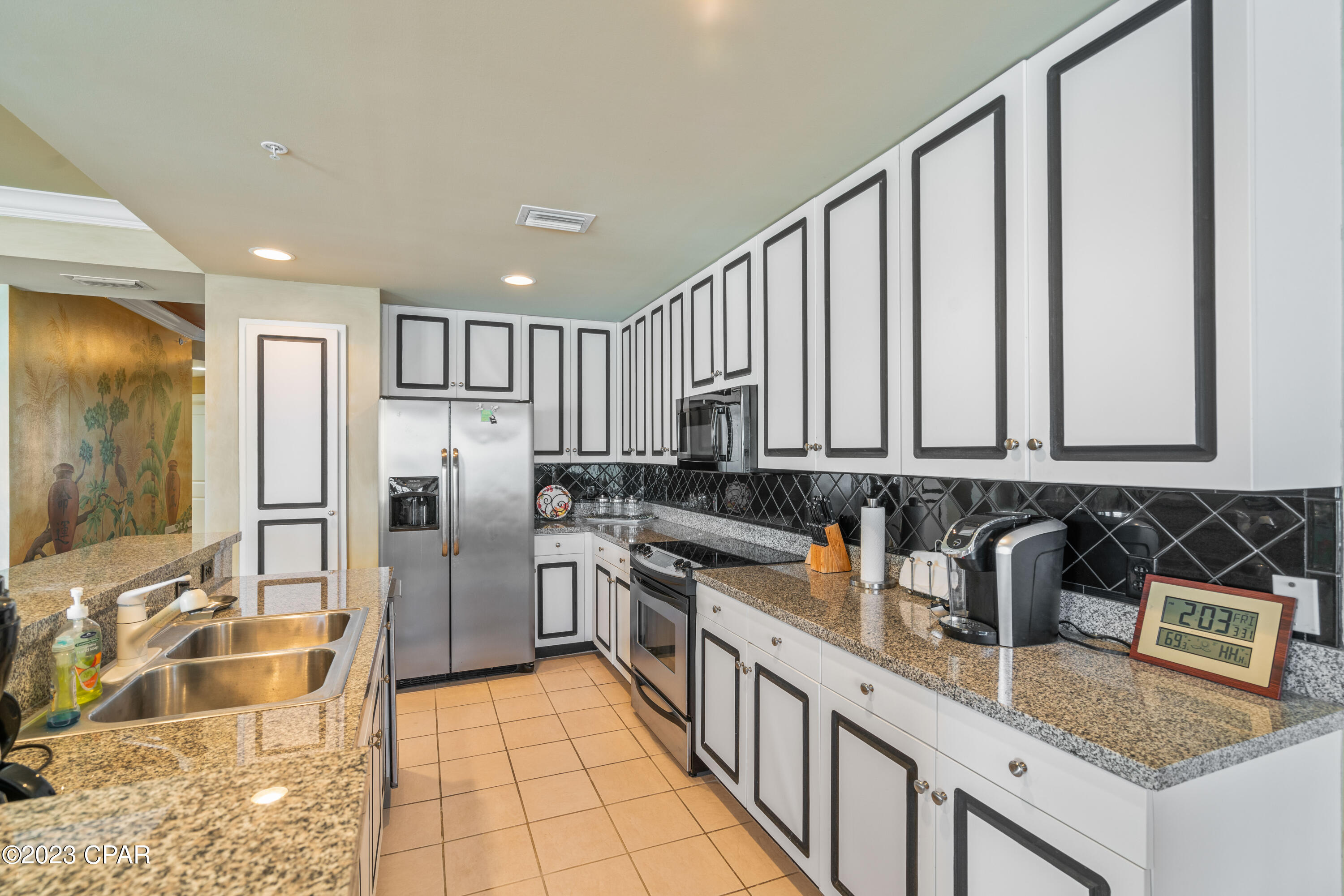 En Soleil Condo - Residential