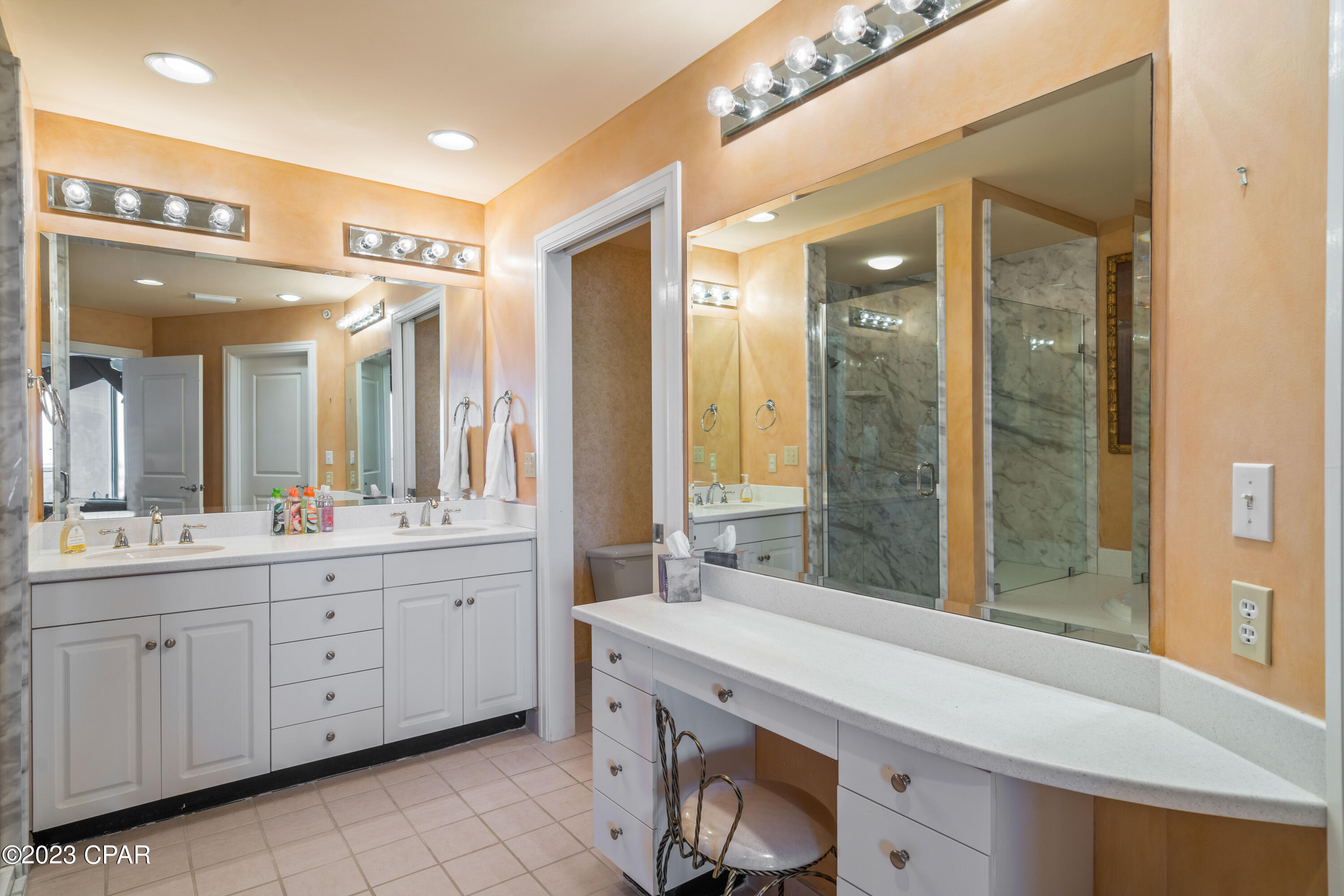 En Soleil Condo - Residential