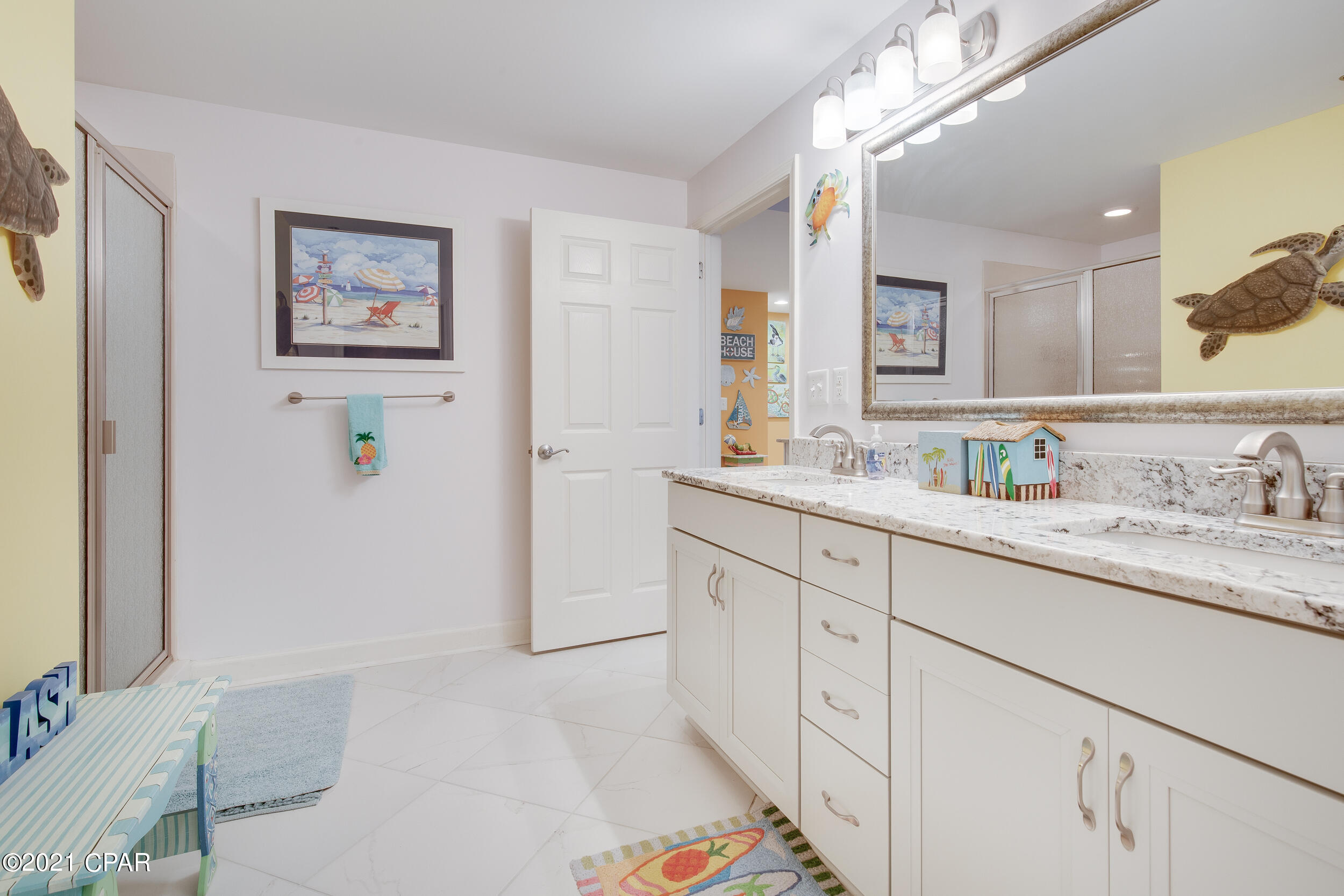 Splash Condo - Residential