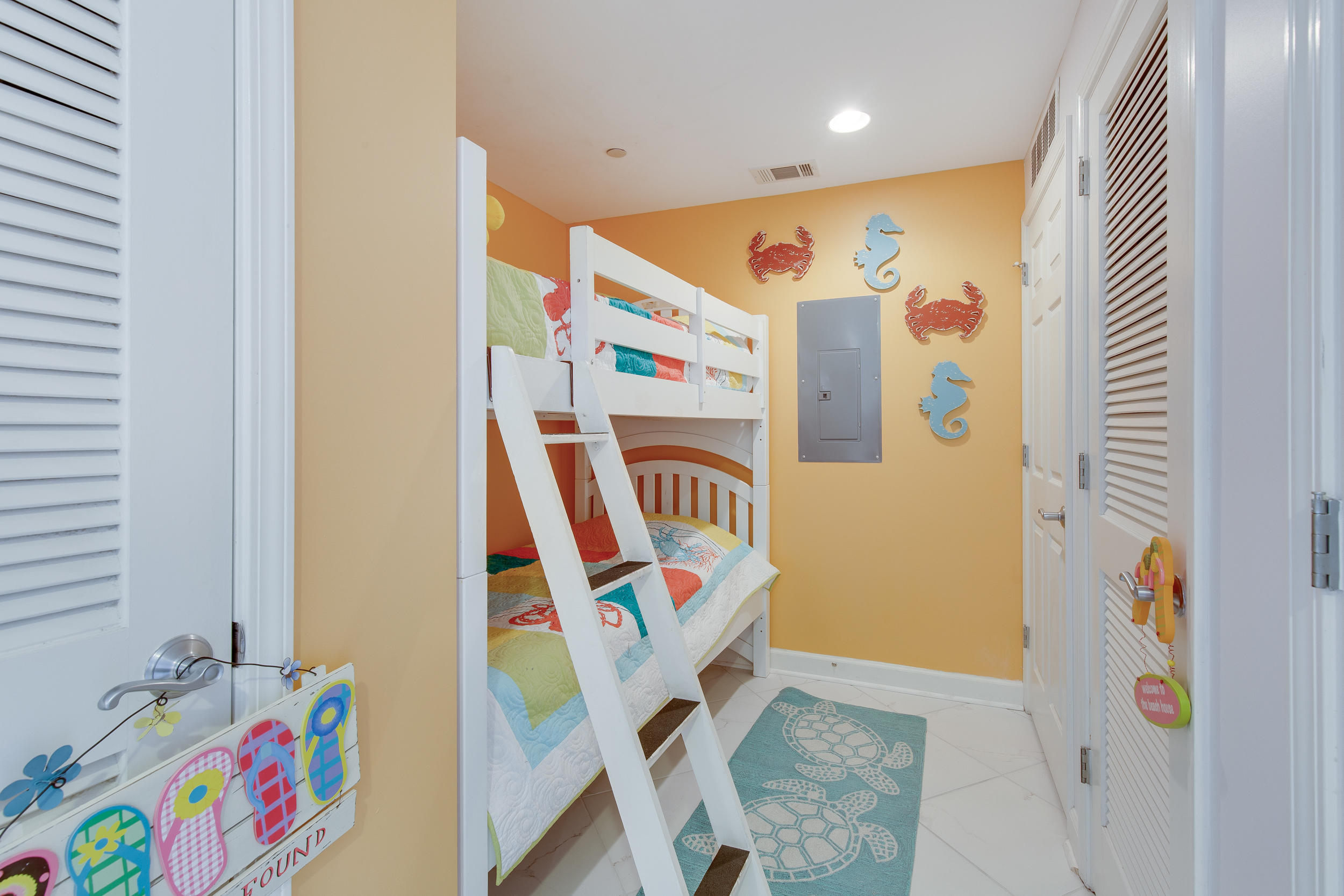 Splash Condo - Residential