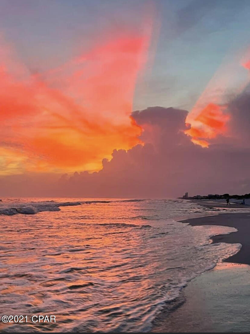 Lagoon Manor - Residential