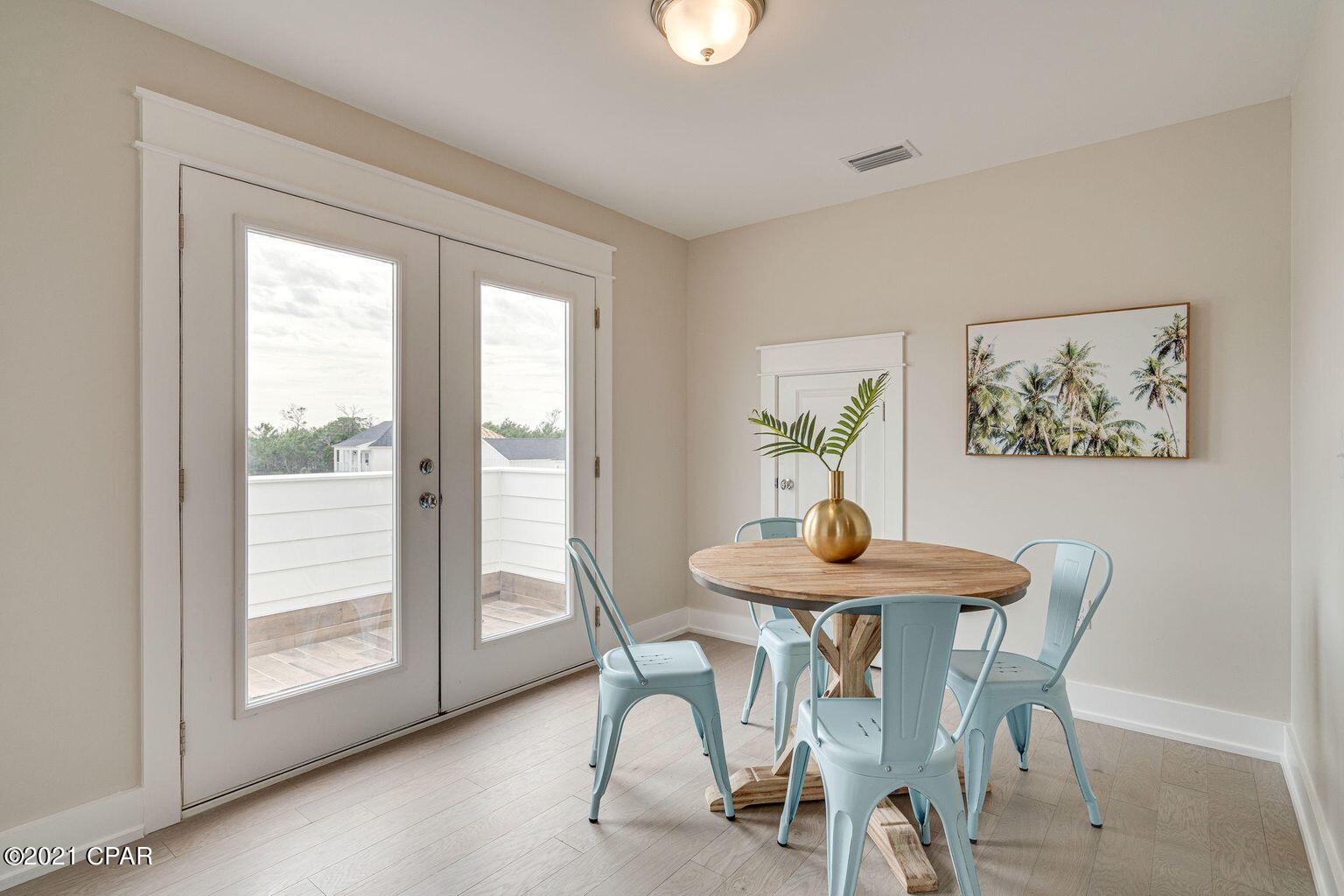 Lagoon Manor - Residential